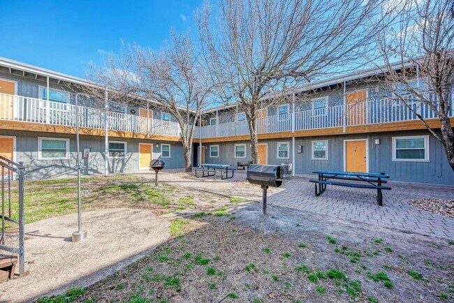 2401 Manor Rd