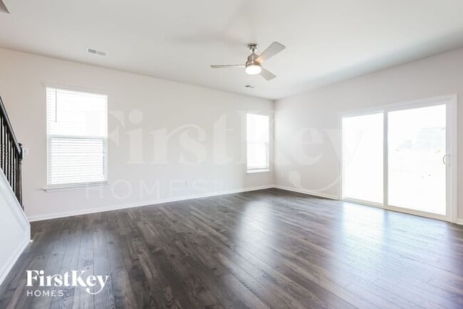 Photo - 610 Goldburn Wy