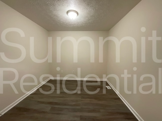 Photo - 2784 Coventry Green SE