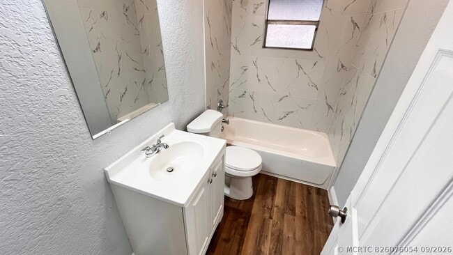 Photo - 1006 S M St