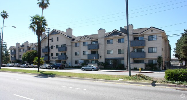 Photo - Fairmont Apartments