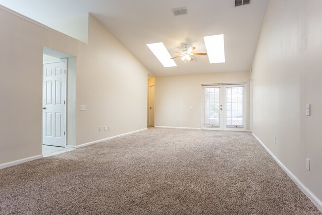 Photo - 354 Hanging Moss Cir