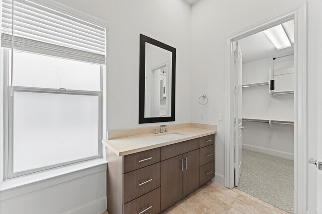 Photo - 4053 Leeland St