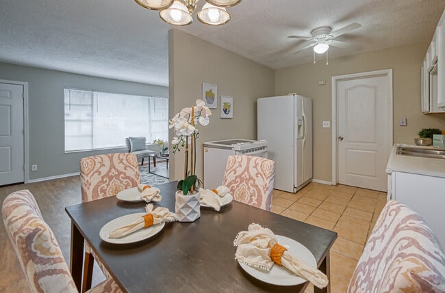 Photo - 2220 Eudine Dr W