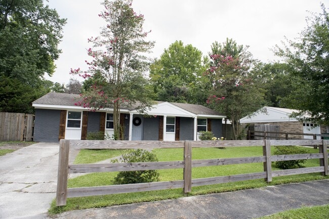 Building Photo - 109 Walnut St