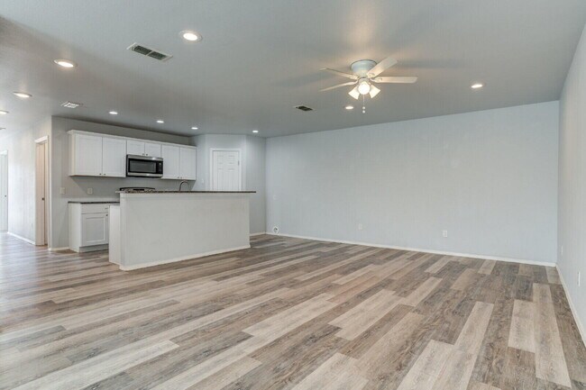 Photo - 1101 N Englewood Ave