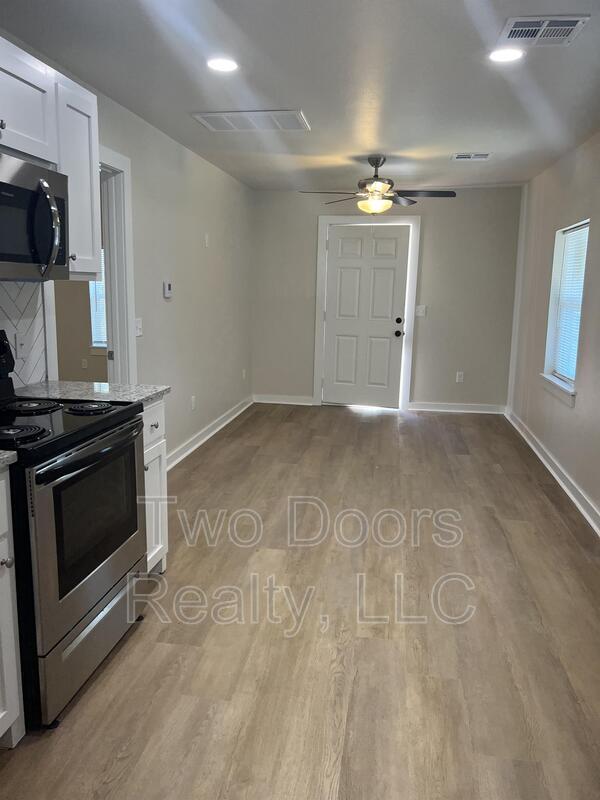 Photo - 221 W Himes St