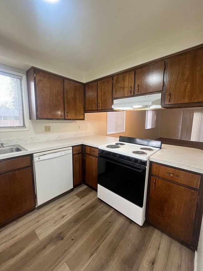 Photo - 2-Bedroom 1-Bathroom Tri-Plex in Thurston!