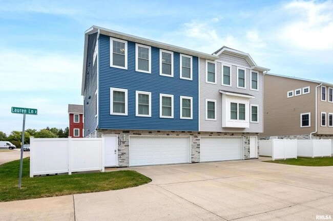 4833 Lauren Ln