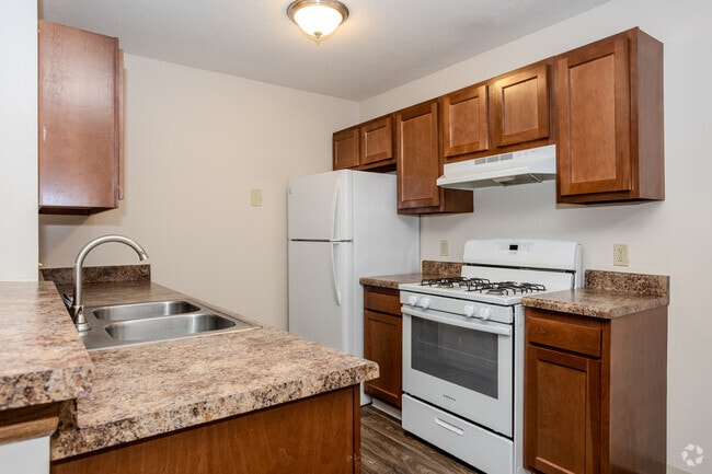 2BR, 1BA - 936SF - The Slate - Kitchen