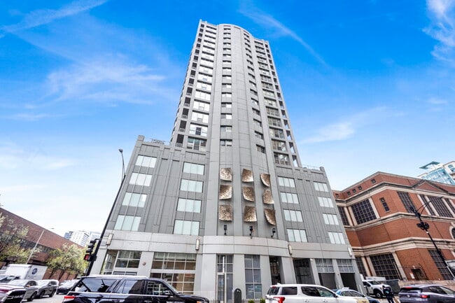 Building Photo - 600 N Dearborn St Unit 603