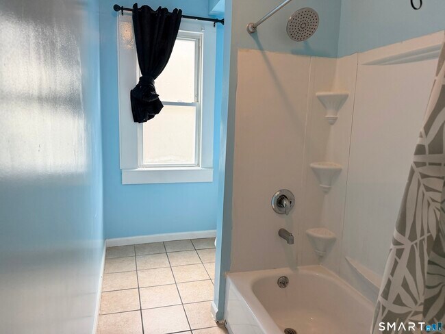 Photo - 1553 E Main St Unit 1st fl