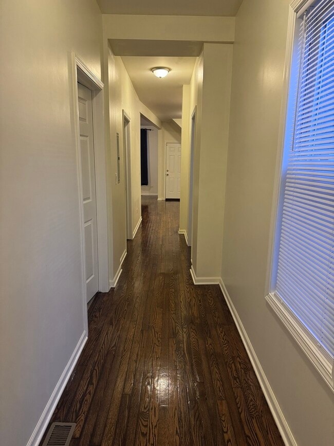 Photo - 1251 N Springfield Ave