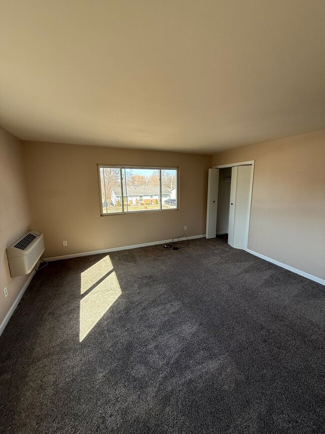Building Photo - 240 Tedmark Ct Unit Apt 3