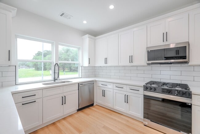 Photo - 7903 Sunnyhill St