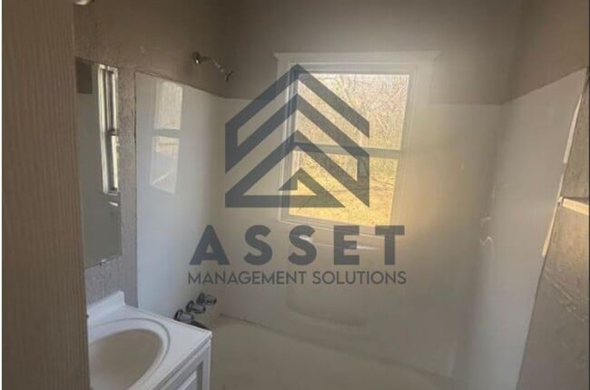 Photo - Adorable 2 Bed 1 Bath Home!