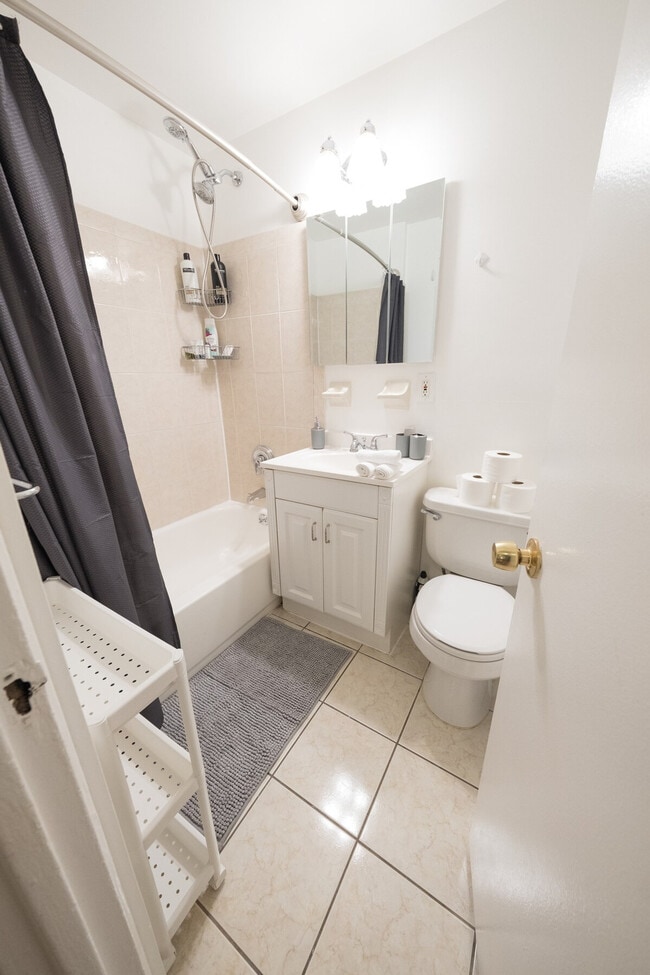 Photo - 346 E 76th St Unidad ID1032005P