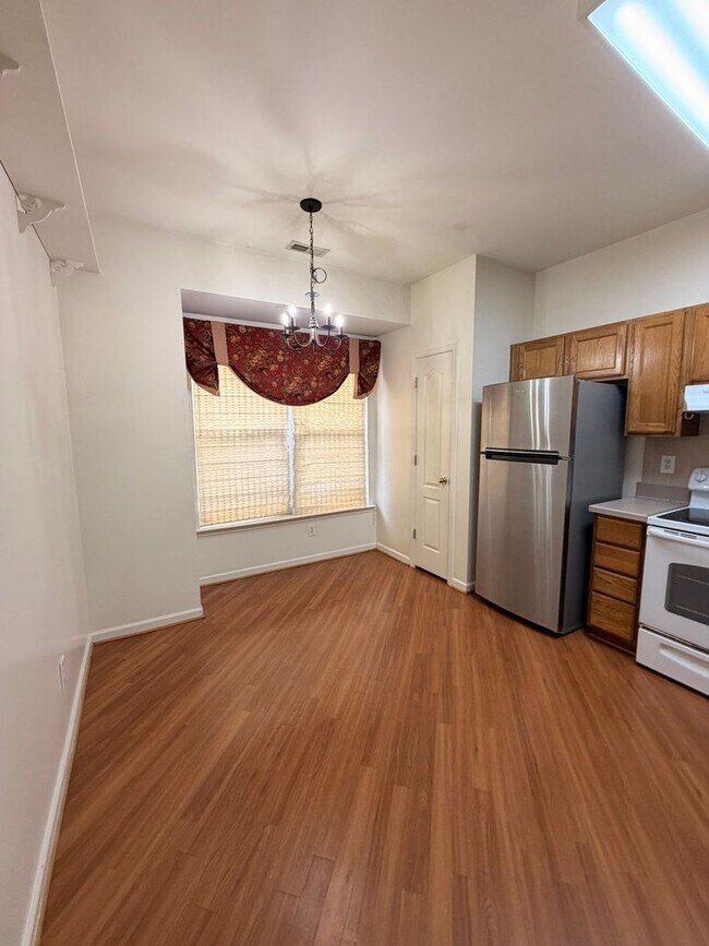 Photo - 606 Windbrook Cir