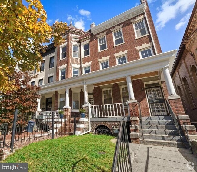 Building Photo - 2717 13th St NW Rental