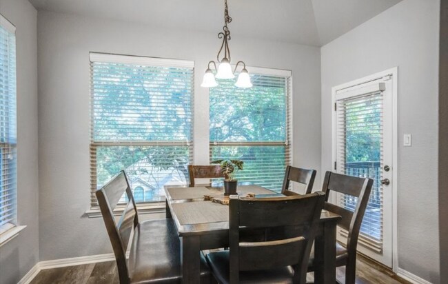 Photo - 859 San Ignacio