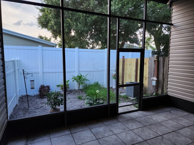 Photo - 3001 S Pines Dr