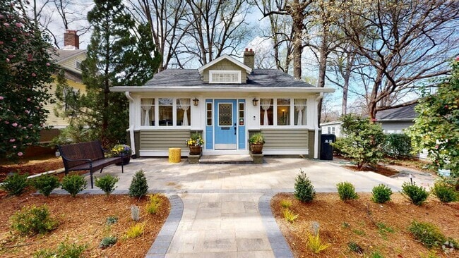 Building Photo - Fully furnished Dilworth Bungalow Home