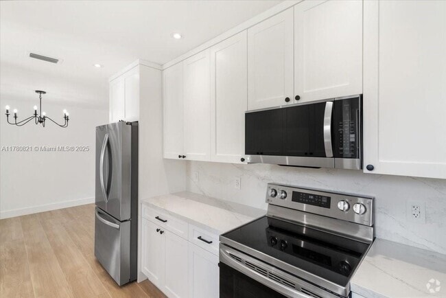 Building Photo - 7750 SW 17th Terrace Rental