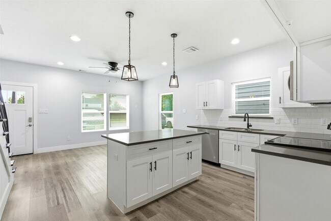 Photo - 6916 Tommye St