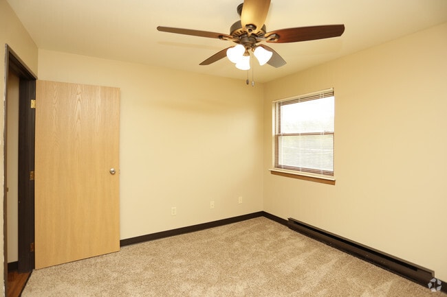 1 bedroom - Woodfield Commons