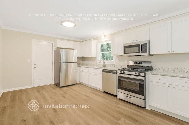 Photo - 885 Rodney Dr SW