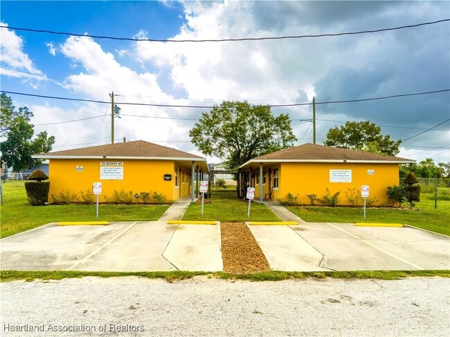Building Photo - 733 Booker Ave