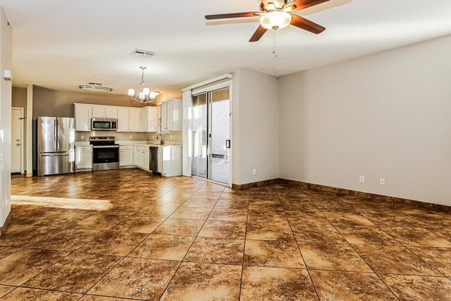 Photo - 10024 W Kingman St