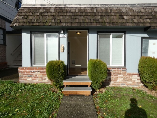 Building Photo - West Side Apartment