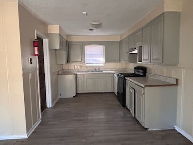 Photo - 1934 Catalina Dr