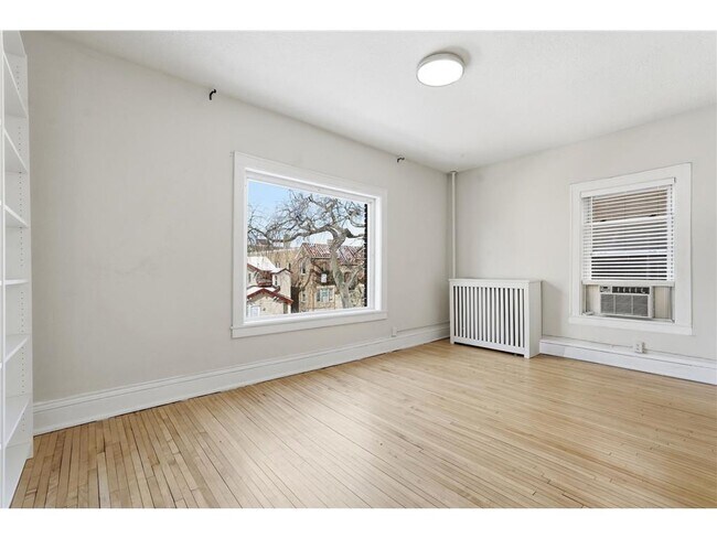 Photo - 2881 Irving Ave S Unit 202