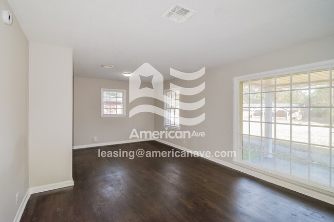 Photo - 227 Marian Dr