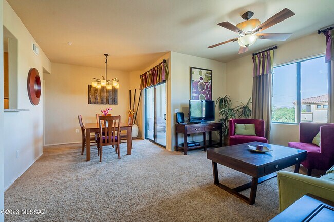 2550 E River Rd Unit 16305