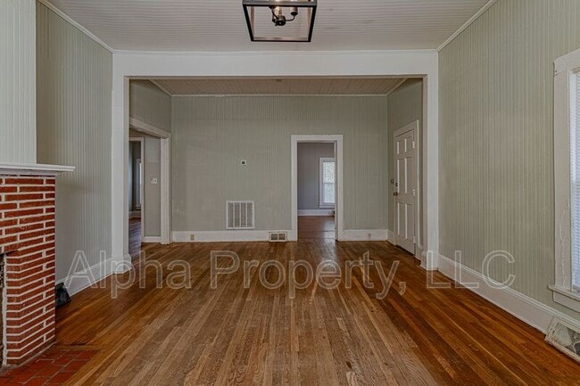 Photo - 678 N Liberty St