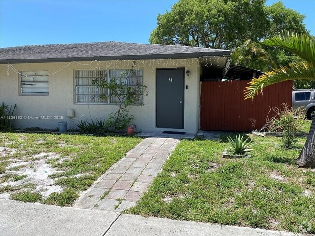 Building Photo - 3103 NW 3rd Ave Rental