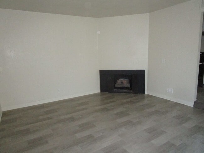 Photo - 184 Woodbury Cir Unit 186 Woodbury Circle