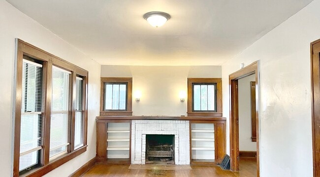 Photo - 1438 Rowland Ave NE