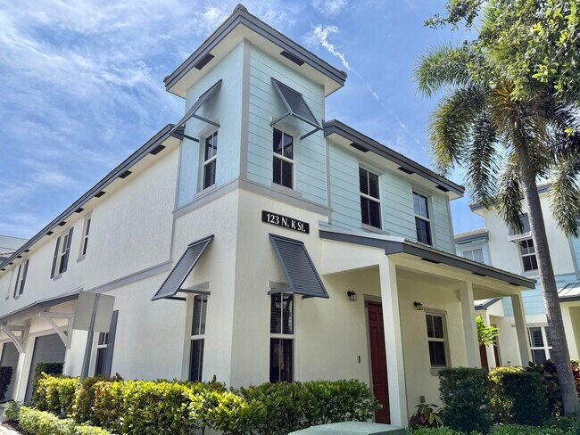 Photo - 123 N K St