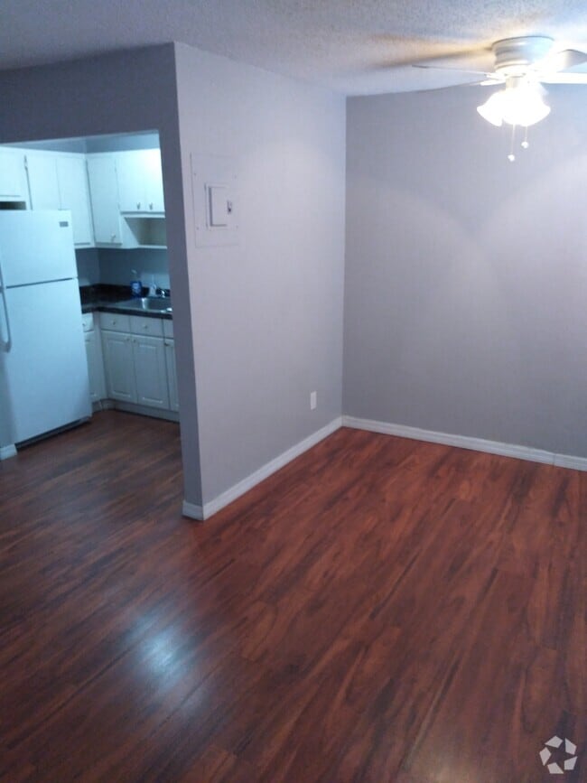 Building Photo - 526 SW 4th Ave Unit Apt 3