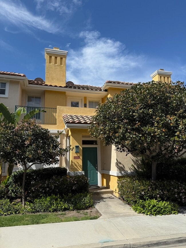 Building Photo - 1602 Reggio Aisle