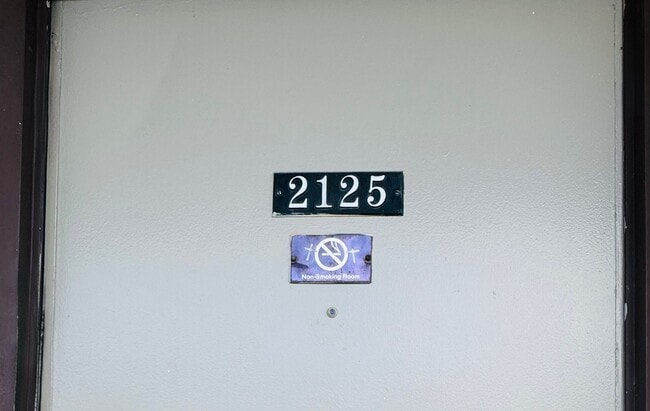 Photo - Newly renovated Studio apartment - Water, ... Unit 2125