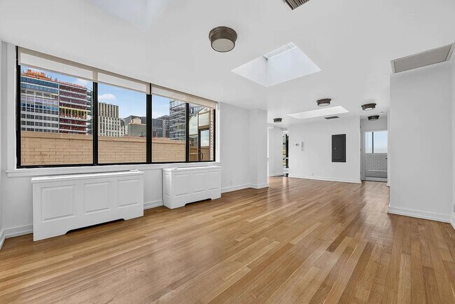 245 E 44th St Unit PHA