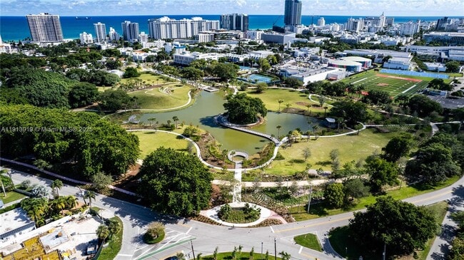 Building Photo - 2416 Flamingo Dr Unit 1