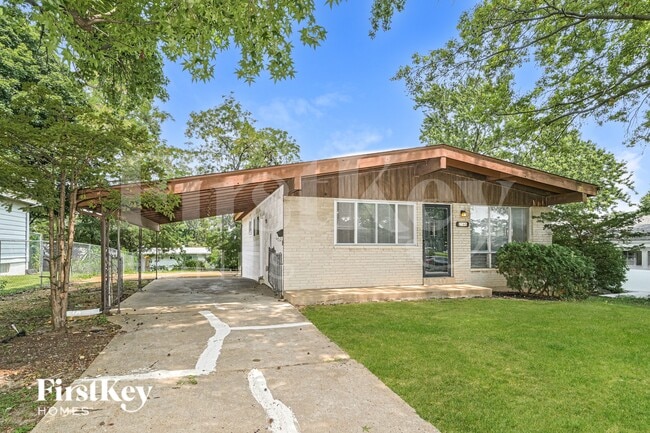 Photo - 2560 Pheasant Dr