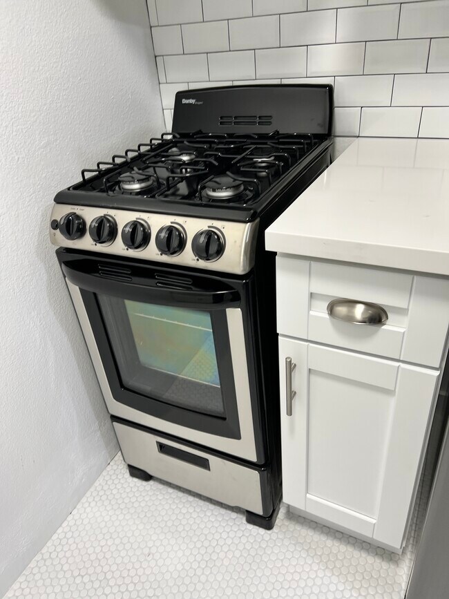 Photo - 7044 Hawthorn Ave Unit 110