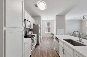 Building Photo - Central Square at Watermark